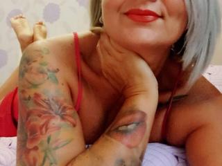 ChaudeEvely - Web cam x with a massive breast Hot chick 