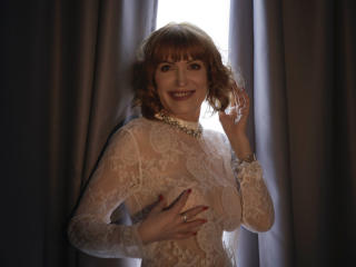 RedHeadMature - chat online hot with a shaved intimate parts MILF 