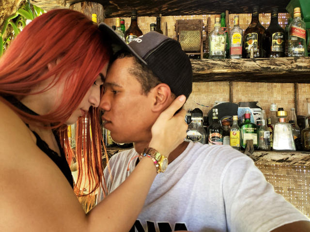 NadiaXJhoss - Web cam hard with a latin american Cross-sexual couple 