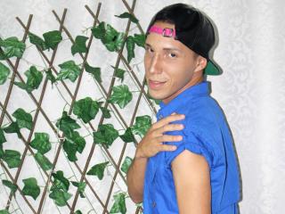 AngeloCassanova - online chat exciting with this Horny gay lads 