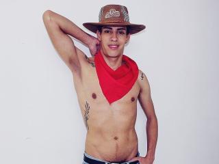 ChaudJoseph - Cam hot with this Horny gay lads with a vigorous body 