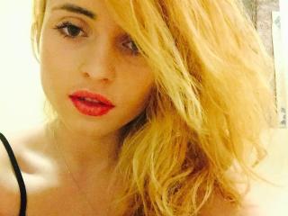 LuckySunshine - Web cam xXx with this Hot young lady with enormous melons 
