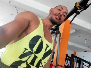 LeonXArdiente - Chat cam hot with a latin Gays 