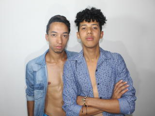 AlanAndMax - Webcam exciting with a Male couple with fit physique 