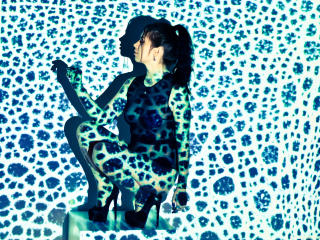 CuteApril - Chat cam sex avec une Séduisante jeune camgirl en chaleur aux cheveux bruns foncés sur le service Xlovecam 