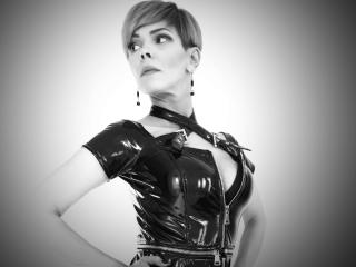 CynJayde - chat online xXx with this trimmed sexual organ Dominatrix 