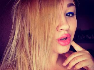 BlondeLindsey - online show sexy with a European Exciting college hottie 