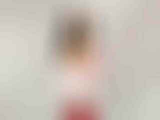 JennyCute - Chat nude with this light-haired MILF 