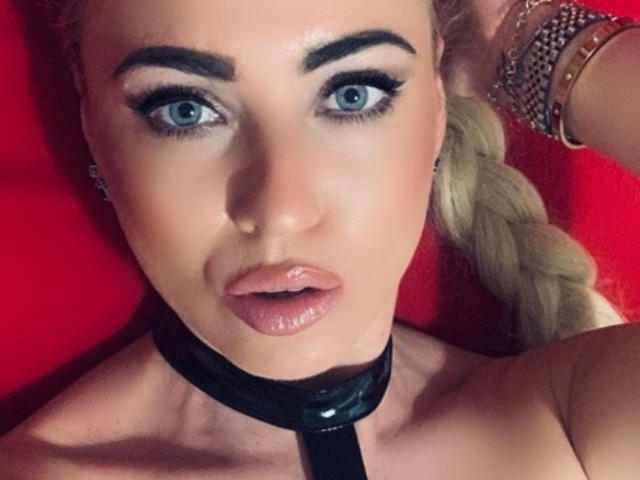 LuanaColucci - Live porn &amp; sex cam - 10000531