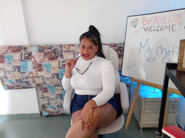 MichelleBrito - Live Sex Cam - 10001603