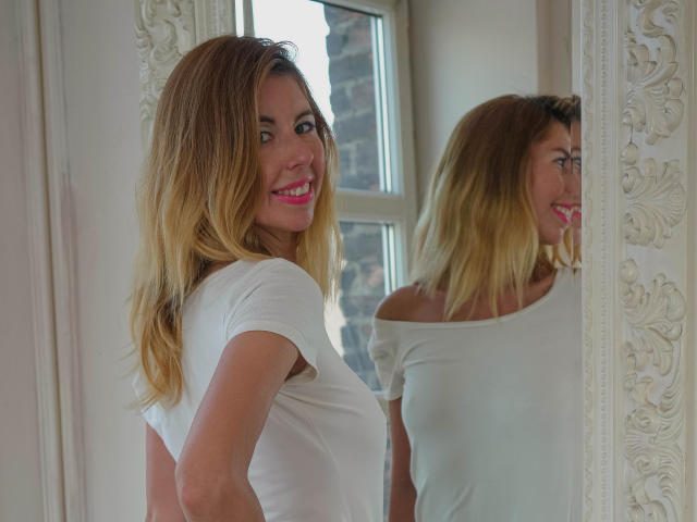 HouseWiffe - Camera khiêu dâm &amp; quyến rũ trực tiếp - 10017219