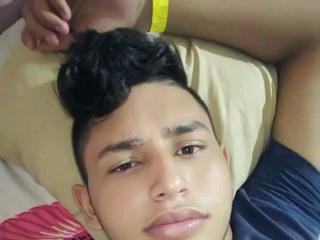 ZackWinterXX - Live porn &amp; sex cam - 10033155