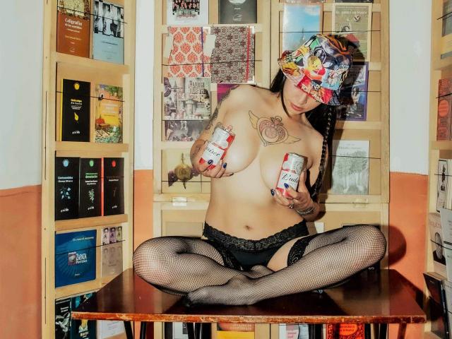 BlueHarlot - Live sexe cam - 10065187