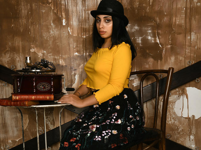 RubinaArabic - פורנו בשידור חי ומצלמת סקס - 10111231