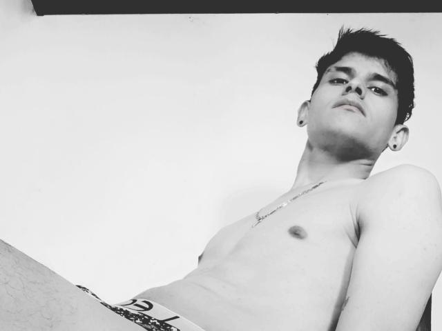 JoeJohnson - Live Sex Cam - 10143459