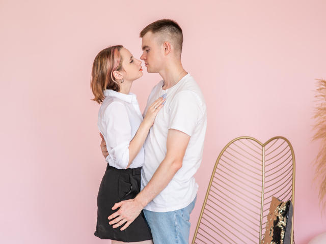 EllaandDaniel - Live sex cam - 10157311