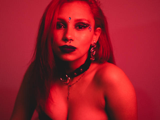 JulyAdams - Sexe cam en vivo - 10184355