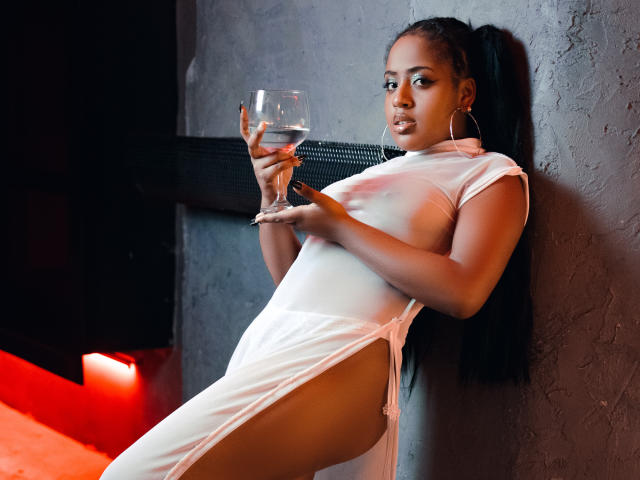 NaomyFoxy - Sexe cam en vivo - 10190819