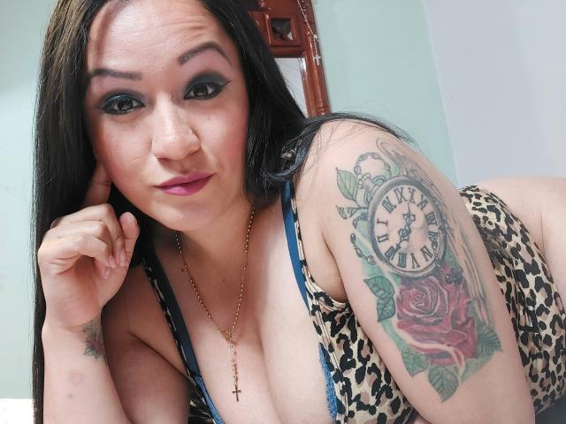 LucianaDiazX - Live sex cam - 10293371