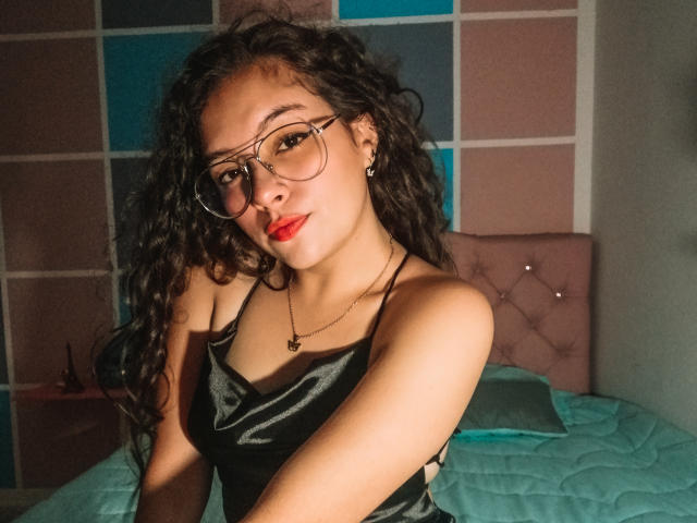 SaraJoness - Live sex cam - 10373203