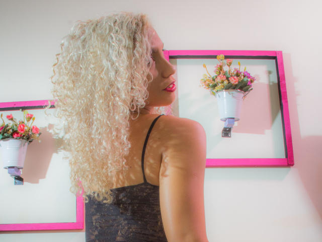 Carolinaz - Sexe cam en vivo - 10400159