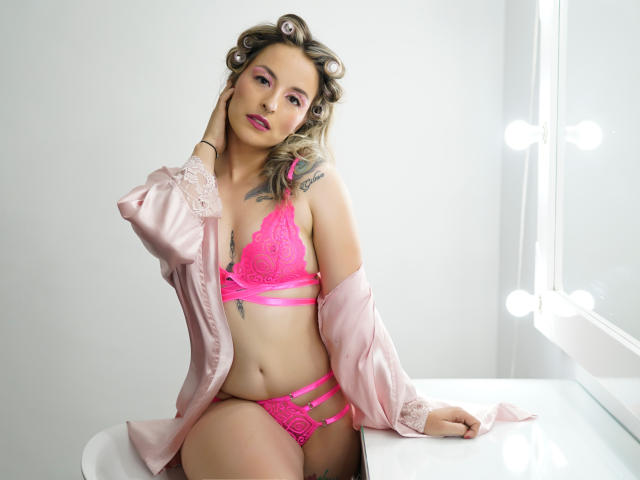 JuliethCooper - сексуальная веб-камера в реальном времени - 10424687