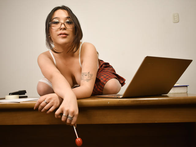 ChloeLavigne - Live porn &amp; sex cam - 10442835