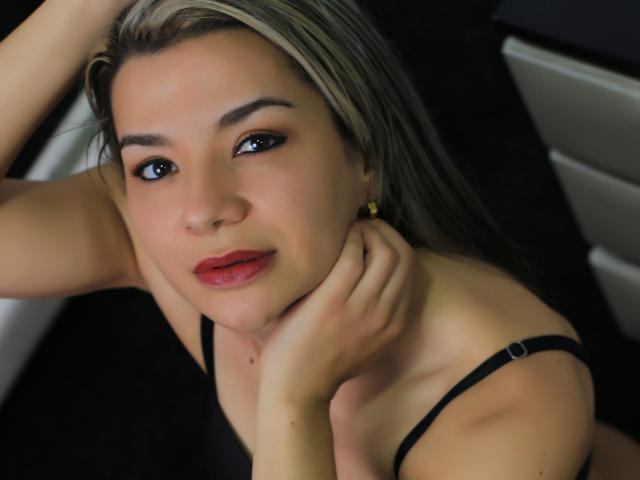 AlessiaMyers - Live sexe cam - 10444115