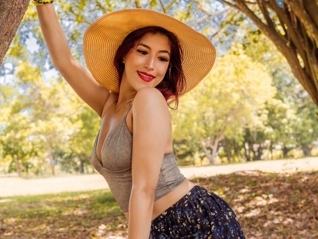 AlissaBrown - פורנו בשידור חי ומצלמת סקס - 10456027