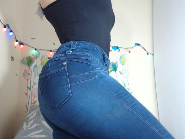 YairaPretty - Live sex cam - 10486563