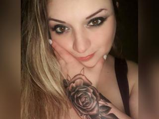 MisBigTitzX - Live sex cam - 10488167