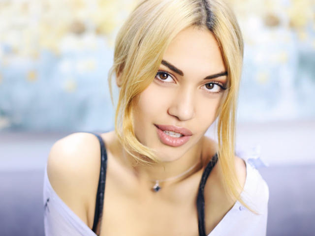 MiaCandySt - Live Sex Cam - 10542591