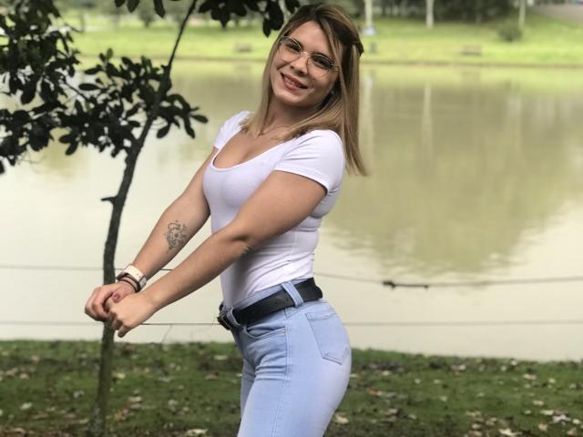 LiaBenson - Live Sex Cam - 10547735
