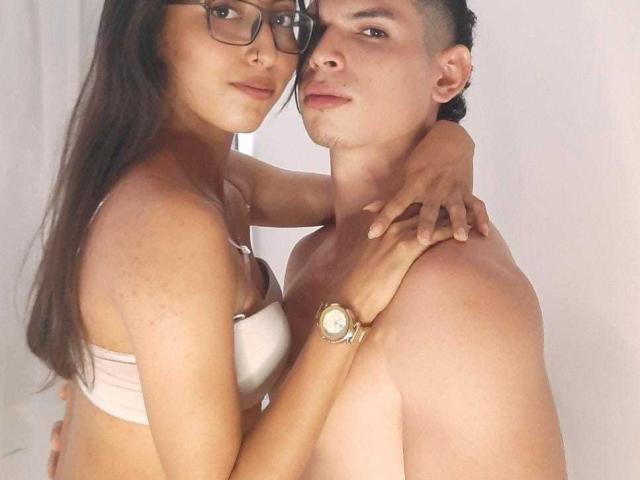 SofiaaAndSantiago - Live sexe cam - 10574171
