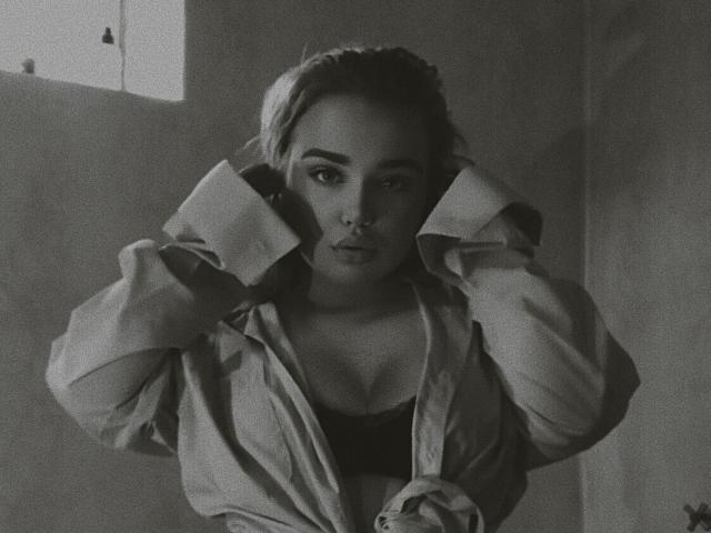 WarmNaomy - Live porn &amp; sex cam - 10574315