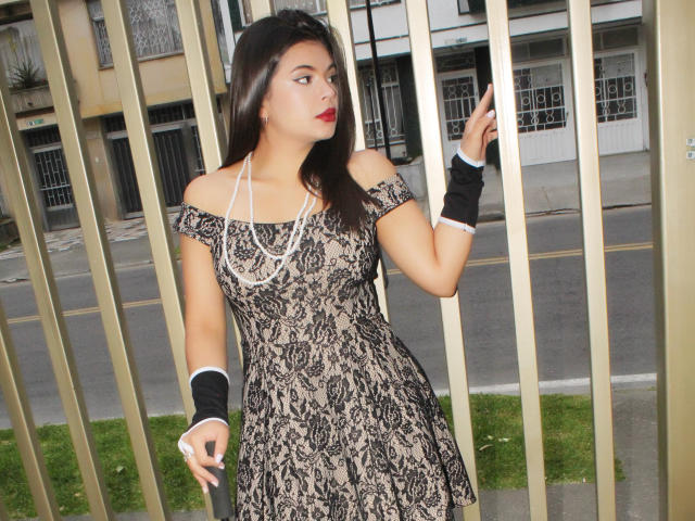 EmiliArango - Élő pornó és szexkamera - 10580335