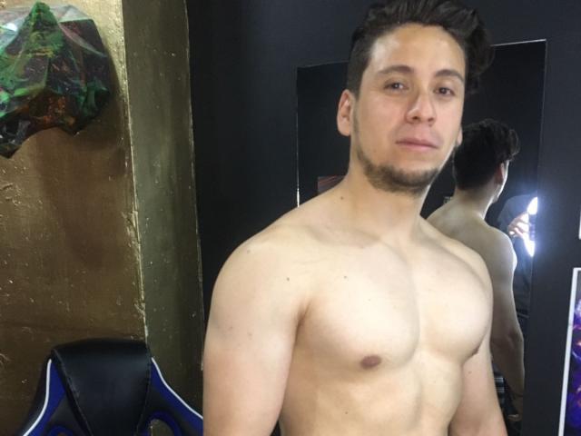 CornelioHot - Live porn &amp; sex cam - 10617667