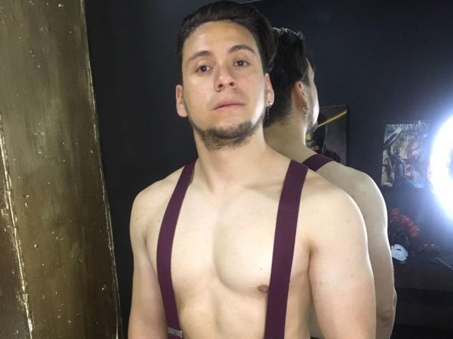 CornelioHot - Live sexe cam - 10617679