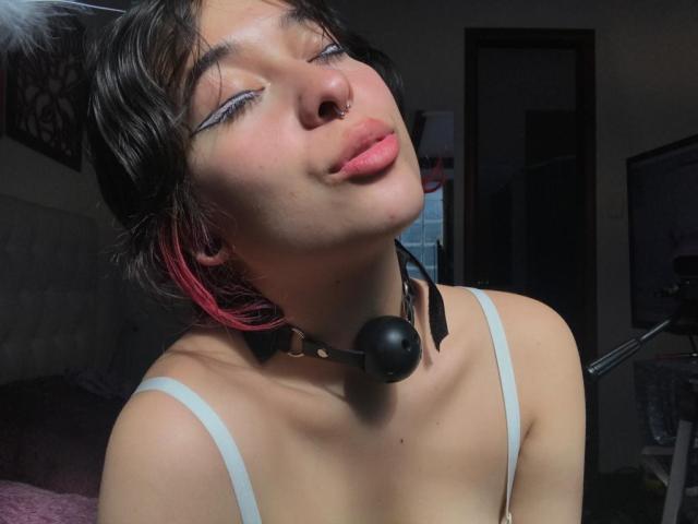 ChloeLavigne - פורנו בשידור חי ומצלמת סקס - 10634003