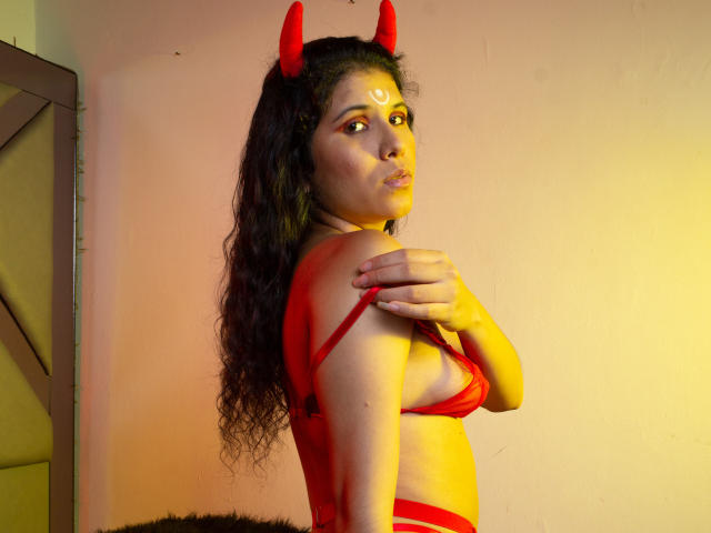 ErikaHill - Live Sex Cam - 10684839