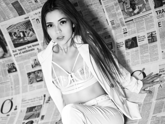 MaisyWarner - ライブポルノ&amp;セックスカム - 10690711