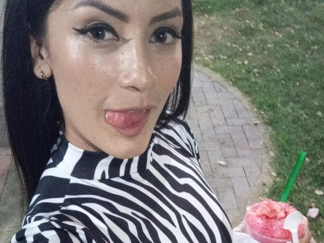 WitneyStoica - Live sex cam - 10704779