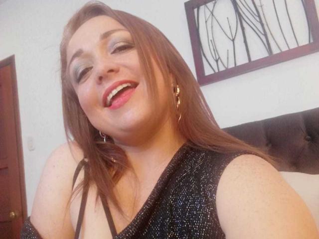 EmmaCollinns - Live sex cam - 10729199