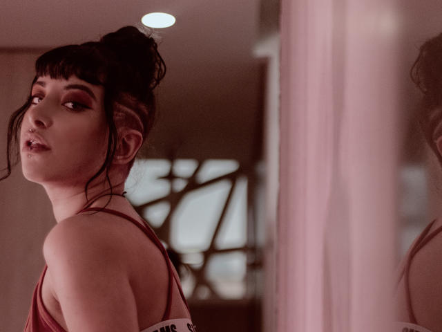 EmmaConnors - Live sex cam - 10740935