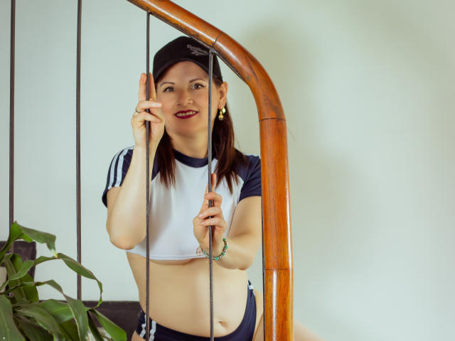 QueenMilff - Live sex cam - 10755607