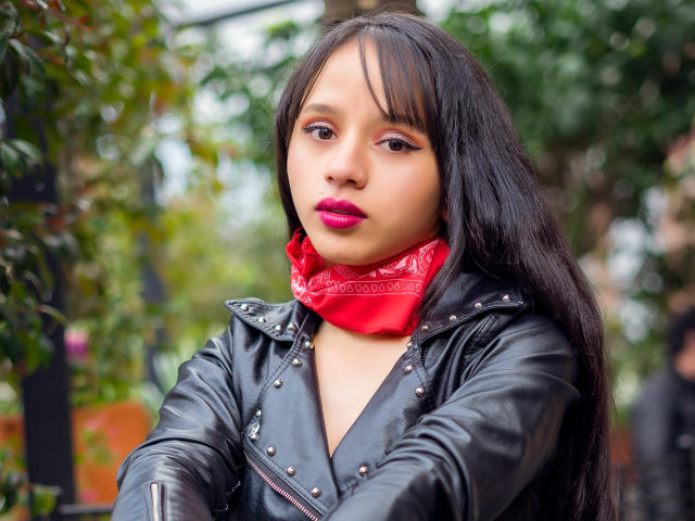 KloeThompson - сексуальная веб-камера в реальном времени - 10774835