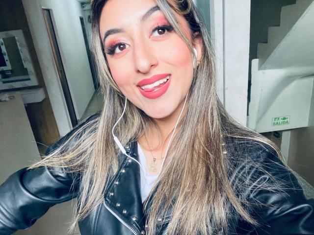 SabrinaMontana - 라이브 포르노 &amp; 섹스 캠 - 10777455