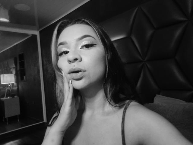 ZoeThompson - Live porn &amp; sex cam - 10780555