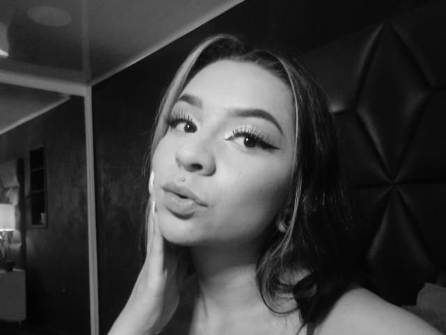 ZoeThompson - פורנו בשידור חי ומצלמת סקס - 10780559