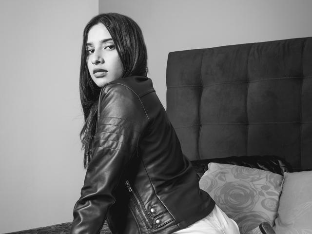 ErikaSweetX - Live porn &amp; sex cam - 10785683